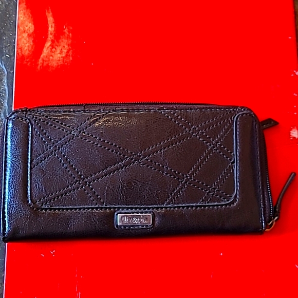 Black Wallet - Picture 1 of 5
